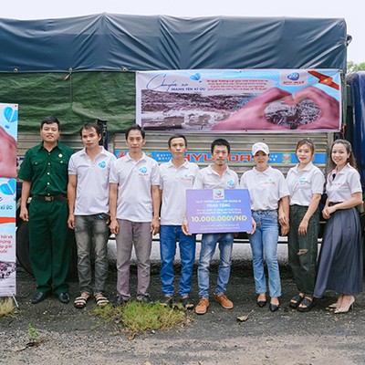 Trưởng nhóm hỗ trợ khách hàng